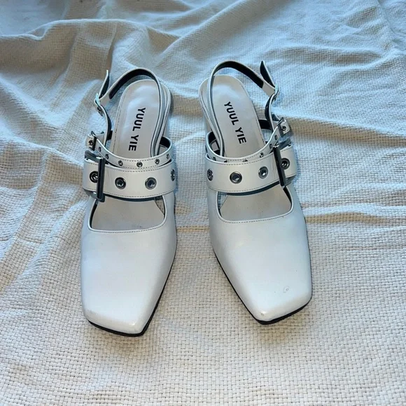 White heeled leather shoes ❤️ - Picture 2 of 3